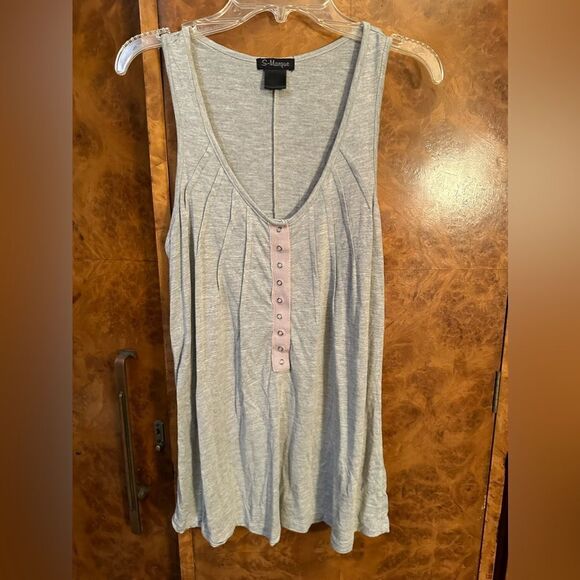 Fun gray tank top - Picture 1 of 6